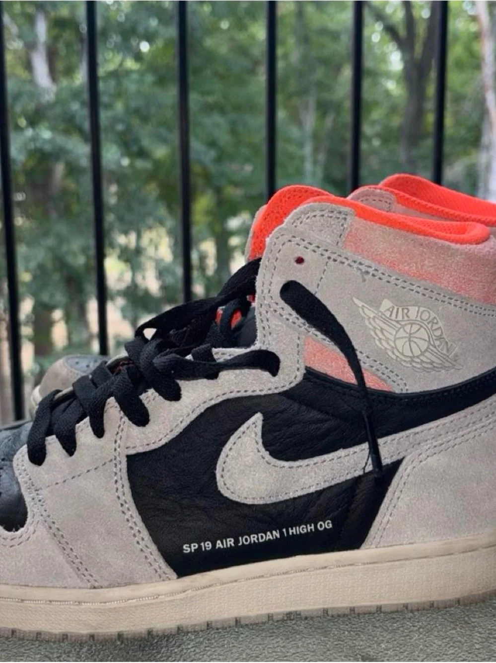 Air Jordan 1 Retro High OG Neutral Grey Hyper Crimson Sz 10.5 No Box